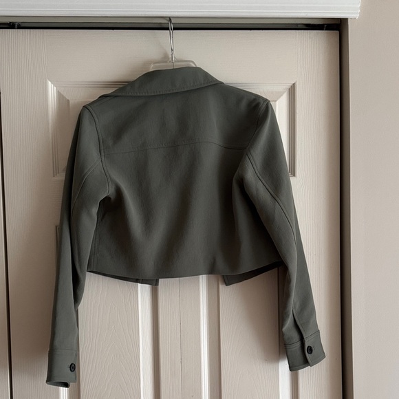 Aritzia Little Cropped Jacket in Creppette - Picture 5 of 5